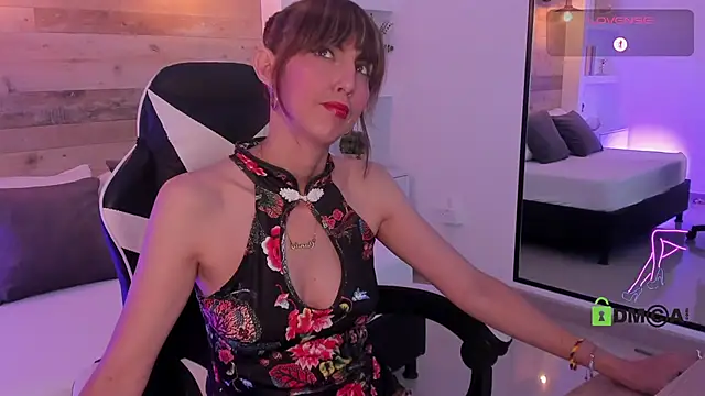 candy summer28 online show from March 4, 7:20 pm