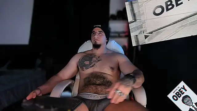 Snapshot of kingbear777 chatting on February 6, 5:57 am kingbear777 online show from February 6, 5:57 am