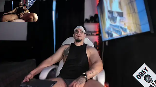 Snapshot of kingbear777 chatting on March 20, 10:32 am kingbear777 online show from March 20, 10:32 am