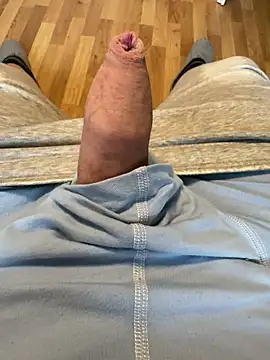 Snapshot of henes188 chatting on February 6, 1:43 pm henes188 online show from February 6, 1:43 pm