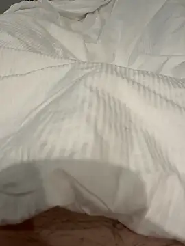 Snapshot of henes188 chatting on October 26, 7:47 am henes188 online show from October 26, 7:47 am