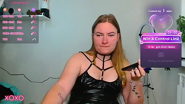 Snapshot of ElenaMaeer chatting on July 21, 6:16 am ElenaMaeer online show from July 21, 6:16 am