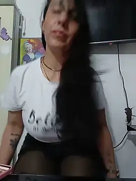 Snapshot of christine-x chatting on June 6, 10:25 pm christine-x online show from June 6, 10:25 pm
