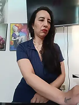Snapshot of christine-x chatting on August 5, 1:14 pm christine-x online show from August 5, 1:14 pm
