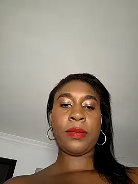 HanaThompson online show from January 2, 9:50 pm