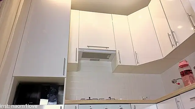 Naomi Girly online show from March 2, 4:03 pm