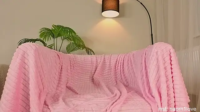 Naomi Girly online show from April 16, 6:09 pm