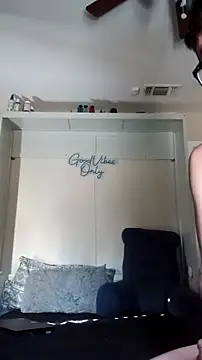 Snapshot of lRainbowBoy chatting on February 5, 9:41 pm lRainbowBoy online show from February 5, 9:41 pm