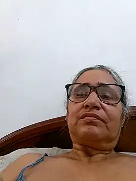  candi online show from April 8, 3:45 pm