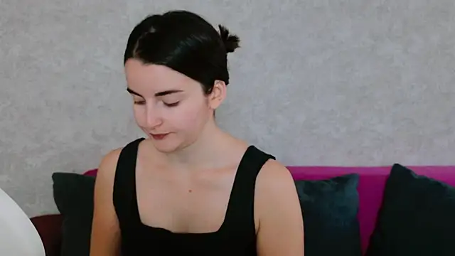 Miss Arwen online show from November 6, 4:46 am