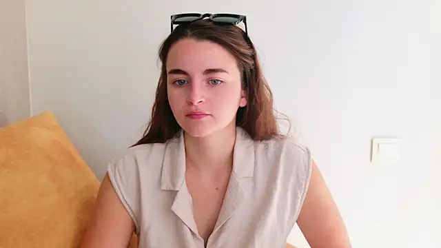 Snapshot of Miss_Arwen chatting on July 20, 6:49 am Miss Arwen online show from July 20, 6:49 am