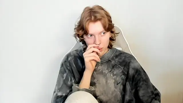 StellaDavis online show from February 28, 8:15 am