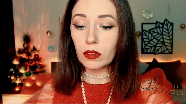 Snapshot of MissBeverlyMills chatting on December 22, 5:53 pm MissBeverlyMills online show from December 22, 5:53 pm