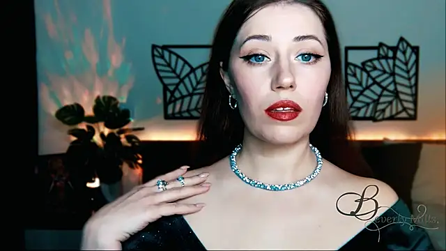 Snapshot of MissBeverlyMills chatting on January 9, 8:33 pm MissBeverlyMills online show from January 9, 8:33 pm