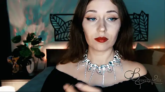 Snapshot of MissBeverlyMills chatting on January 11, 1:43 pm MissBeverlyMills online show from January 11, 1:43 pm