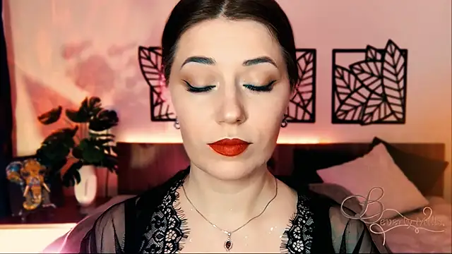 Snapshot of MissBeverlyMills chatting on March 9, 8:07 am MissBeverlyMills online show from March 9, 8:07 am