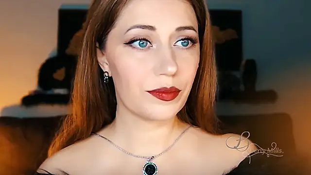 Snapshot of MissBeverlyMills chatting on October 9, 4:54 am MissBeverlyMills online show from October 9, 4:54 am