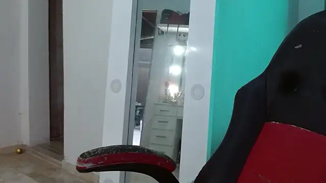 hantonella  online show from April 18, 2:43 pm