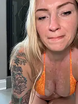 MaggieMayI89 online show from June 27, 5:40 pm