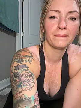 MaggieMayI89 online show from July 13, 11:46 am