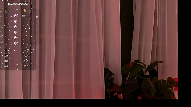 Snapshot of CynthiaWest chatting on October 15, 3:06 am CynthiaWest online show from October 15, 3:06 am