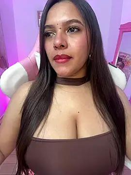 Snapshot of krishaa_ chatting on May 8, 6:24 pm krishaa online show from May 8, 6:24 pm
