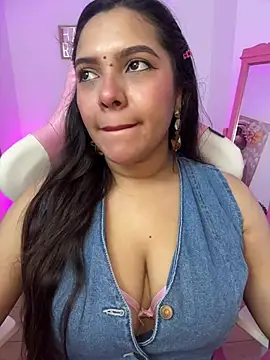 Snapshot of krishaa_ chatting on June 2, 8:33 pm krishaa online show from June 2, 8:33 pm