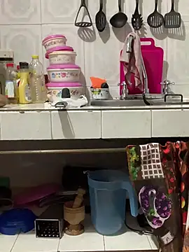 Snapshot of Tamara_Lubezkii chatting on January 25, 9:04 pm Tamara Lubezkii online show from January 25, 9:04 pm