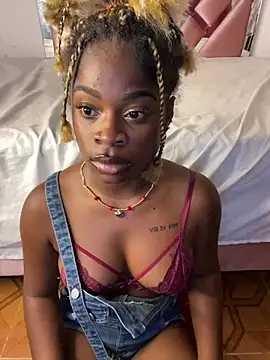 Snapshot of Tamara_Lubezkii chatting on February 23, 8:33 pm Tamara Lubezkii online show from February 23, 8:33 pm