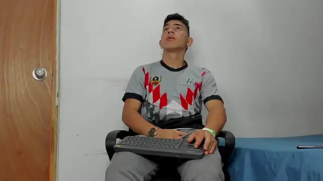 andrew rose  online show from April 6, 7:26 pm