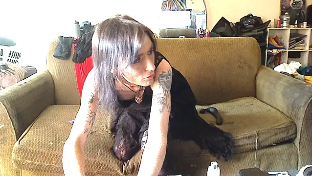 Snapshot of Heavenly_Creature333 chatting on May 26, 9:22 pm Heavenly Creature333 online show from May 26, 9:22 pm