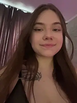 Snapshot of Vikki_toriya chatting on March 6, 1:14 pm Vikki toriya online show from March 6, 1:14 pm