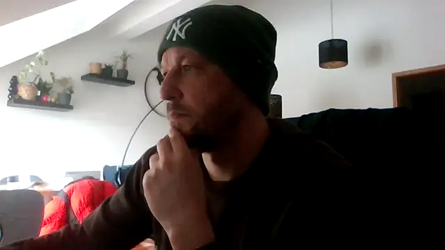 BennyLommy online show from February 6, 10:51 am