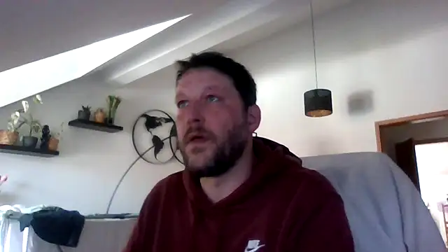 Snapshot of BennyLommy chatting on April 30, 9:04 am BennyLommy online show from April 30, 9:04 am