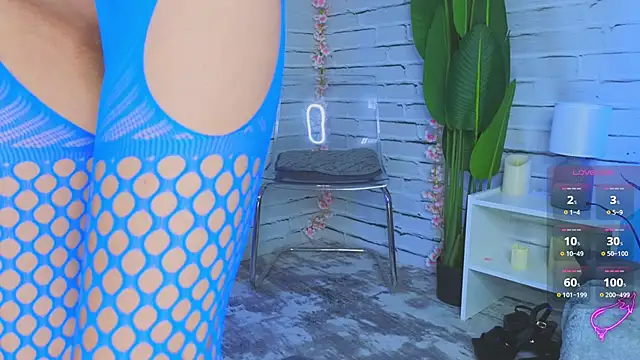 Snapshot of Milana_Sapphire chatting on February 20, 10:48 am Milana Sapphire online show from February 20, 10:48 am