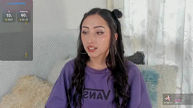 Snapshot of v1cky_ chatting on March 7, 9:27 pm v1cky  online show from March 7, 9:27 pm