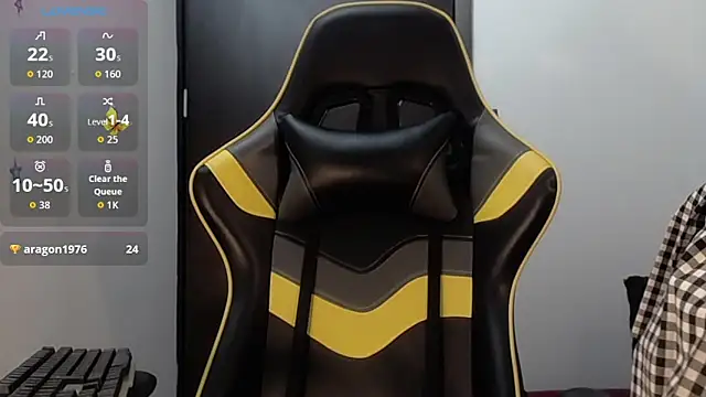 Snapshot of v1cky_ chatting on October 4, 11:03 pm v1cky  online show from October 4, 11:03 pm