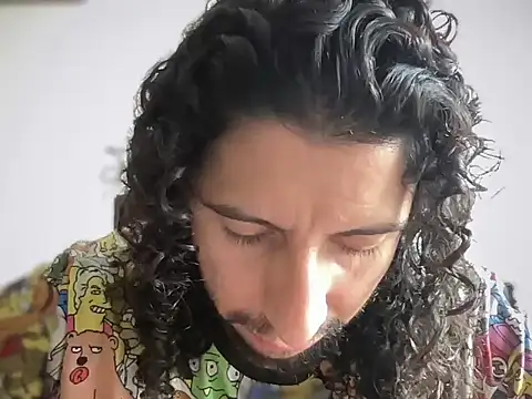 Snapshot of littlelatinhunter chatting on March 13, 7:31 pm littlelatinhunter online show from March 13, 7:31 pm
