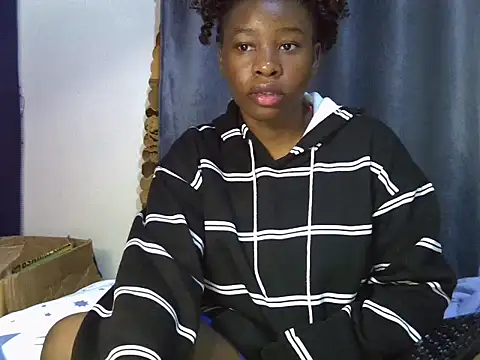 Snapshot of Novah_ chatting on July 21, 12:35 am Novah online show from July 21, 12:35 am