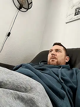 Snapshot of Au_plaisir_des_femmes chatting on February 7, 1:59 pm Au plaisir des femmes online show from February 7, 1:59 pm