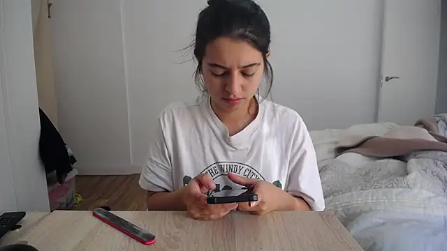 Snapshot of Contantin_helena chatting on December 24, 12:33 pm Contantin helena online show from December 24, 12:33 pm