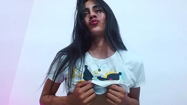 Snapshot of _princess_queen chatting on January 13, 5:35 am princess queen online show from January 13, 5:35 am