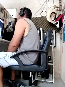 Snapshot of nek36 chatting on April 22, 7:37 pm nek36 online show from April 22, 7:37 pm
