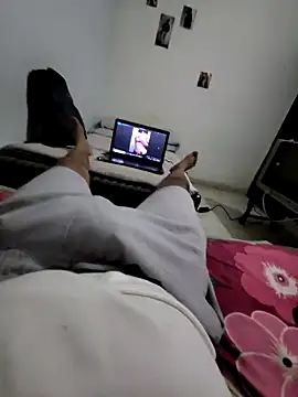 Snapshot of Ride_me_baby00 chatting on March 22, 6:03 pm Ride me baby00 online show from March 22, 6:03 pm