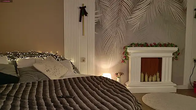 Miley Smile online show from December 16, 8:19 am