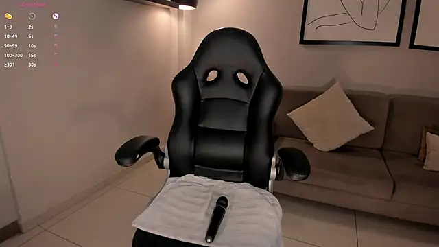 CharlotteCox  online show from January 21, 1:54 pm