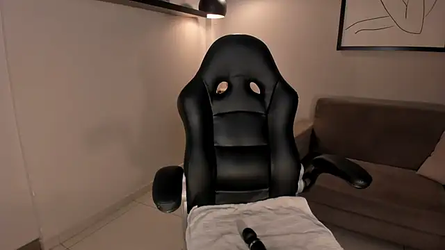 CharlotteCox  online show from January 21, 5:09 pm