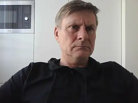 johnnym1 online show from February 5, 9:36 am