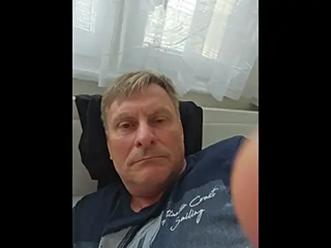 Snapshot of johnnym1 chatting on March 23, 1:04 pm johnnym1 online show from March 23, 1:04 pm