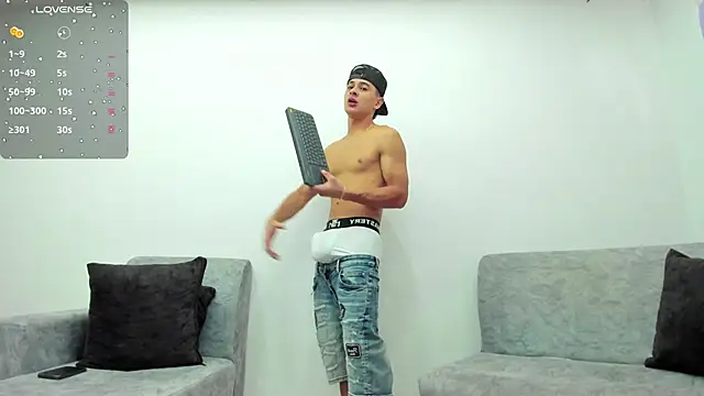 Snapshot of JuniorMorris_ chatting on February 13, 9:17 pm JuniorMorris  online show from February 13, 9:17 pm